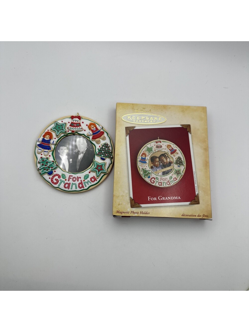 2004 Hallmark "For Grandma" 3-D Magnetic Photo Holder Ornament